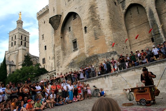 Music festival in Avignon attracts the crowd